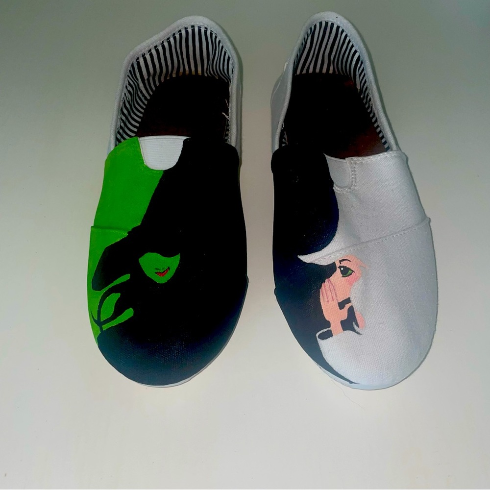 Alpine Swiss "Wicked" themed shoes size 11.